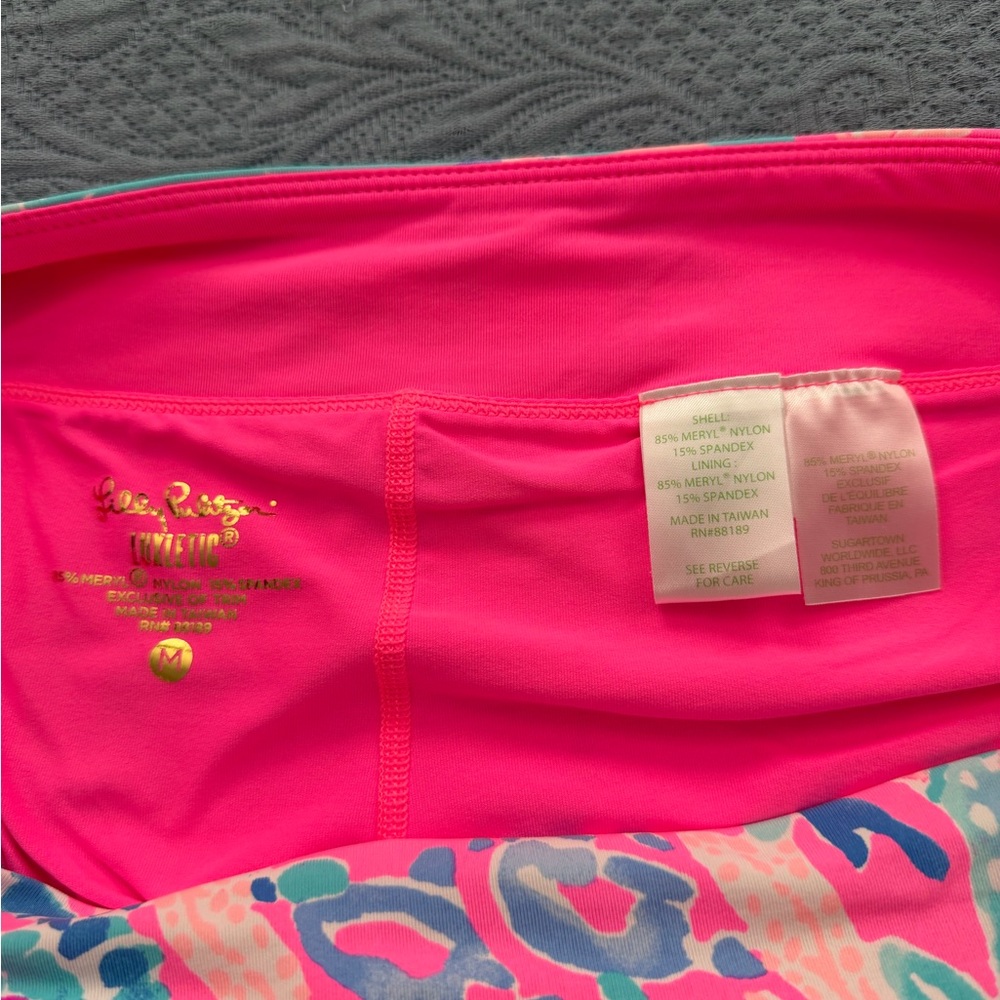 Lilly Pulitzer luxletic skort - size medium- LIKE NEW! - Picture 3 of 4